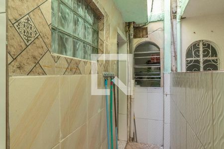 Casa à venda com 210m², 3 quartos e 2 vagasCorredor externo