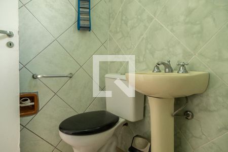 Casa à venda com 210m², 3 quartos e 2 vagasBanheiro