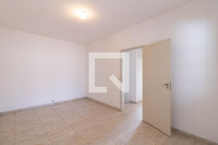 Casa à venda com 294m², 4 quartos e 5 vagas Casa à venda com 294m², 4 quartos e 5 vagasQuarto 4