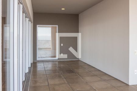 Sacada de apartamento à venda com 3 quartos, 250m² em Vila Ipojuca, São Paulo