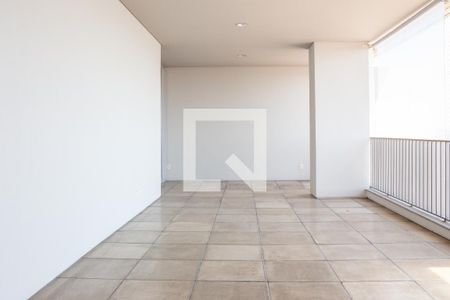 Sacada de apartamento à venda com 3 quartos, 250m² em Vila Ipojuca, São Paulo