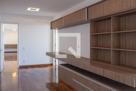 Apartamento à venda com 250m², 3 quartos e 4 vagas Apartamento à venda com 250m², 3 quartos e 4 vagasEscritório