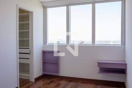 Apartamento à venda com 250m², 3 quartos e 4 vagas Apartamento à venda com 250m², 3 quartos e 4 vagasSuíte 2