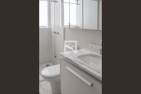 Apartamento à venda com 250m², 3 quartos e 4 vagas Apartamento à venda com 250m², 3 quartos e 4 vagasBanheiro da Suíte 2