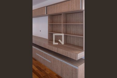 Apartamento à venda com 250m², 3 quartos e 4 vagas Apartamento à venda com 250m², 3 quartos e 4 vagasEscritório