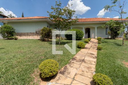 Casa à venda com 800m², 5 quartos e 7 vagasÁrea externa frente