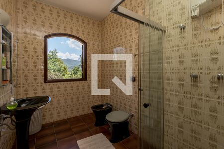 Casa à venda com 800m², 5 quartos e 7 vagasBanheiro escritório