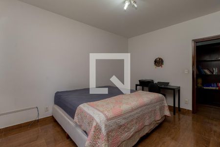 Casa à venda com 800m², 5 quartos e 7 vagasQuarto2