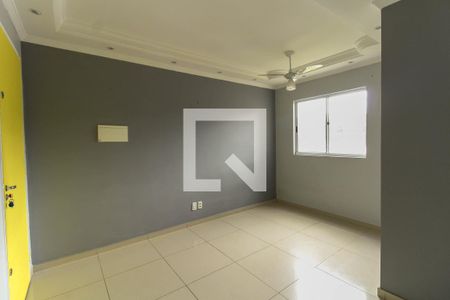 Sala de apartamento para alugar com 2 quartos, 45m² em Vila São Carlos, Itaquaquecetuba