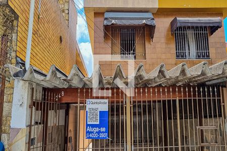 Casa à venda com 130m², 3 quartos e 2 vagasFachada com Plaquinha