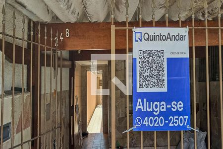 Casa à venda com 130m², 3 quartos e 2 vagasFachada com Plaquinha