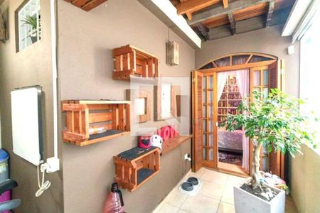 Casa à venda com 4 quartos, 250m² em Butantã, São Paulo