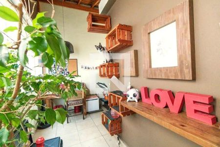 Casa à venda com 4 quartos, 250m² em Butantã, São Paulo