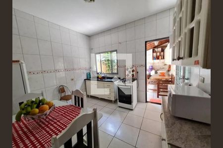 Casa à venda com 2 quartos, 110m² em Jardim Odete, São Paulo