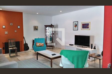 Casa à venda com 3 quartos, 222m² em Butantã, São Paulo