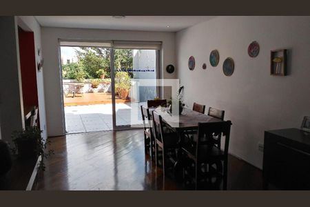 Casa à venda com 3 quartos, 222m² em Butantã, São Paulo