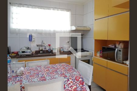 Casa à venda com 3 quartos, 180m² em Vila Tiradentes, São Paulo