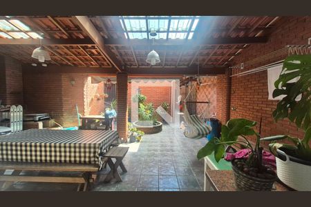 Casa à venda com 119m², 3 quartos e 3 vagas