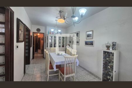 Casa à venda com 119m², 3 quartos e 3 vagas