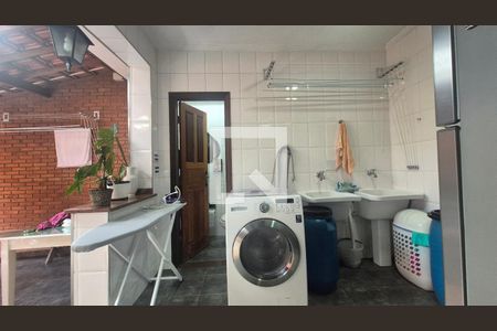 Casa à venda com 119m², 3 quartos e 3 vagas