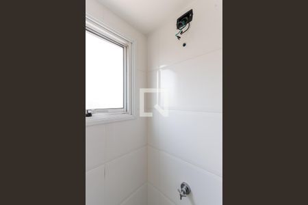 Banheiro de apartamento para alugar com 1 quarto, 30m² em Vila Mazzei, São Paulo