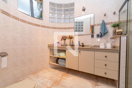 Casa de condomínio à venda com 450m², 4 quartos e 4 vagasBanheiro da Suíte 3