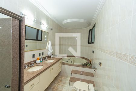 Banheiro da Suíte 1 de casa de condomínio à venda com 4 quartos, 450m² em Residencial Vila Verde, Campinas