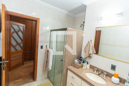 Casa de condomínio à venda com 450m², 4 quartos e 4 vagasBanheiro da Suíte 1