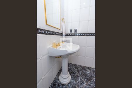 Casa de condomínio à venda com 450m², 4 quartos e 4 vagasLavabo Sala