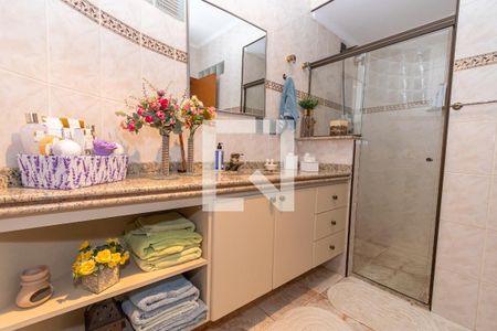 Casa de condomínio à venda com 450m², 4 quartos e 4 vagasBanheiro da Suíte 3