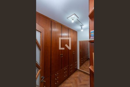 Casa de condomínio à venda com 450m², 4 quartos e 4 vagasCloset da suíte 1