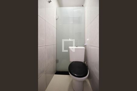 Banheiro de kitnet/studio para alugar com 1 quarto, 47m² em Asa Norte, Brasília