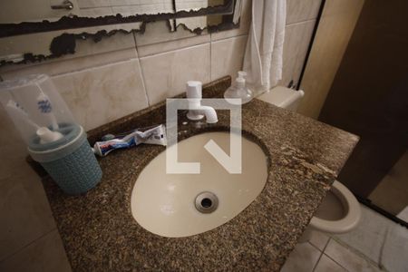 Casa à venda com 90m², 3 quartos e 2 vagasBanheiro