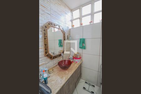 Casa à venda com 380m², 3 quartos e 2 vagasBanheiro