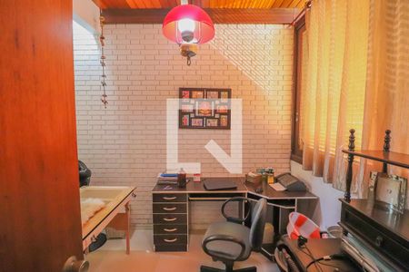 Casa à venda com 380m², 3 quartos e 2 vagasEscritório