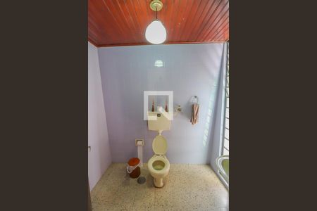 Casa à venda com 380m², 3 quartos e 2 vagasBanheiro