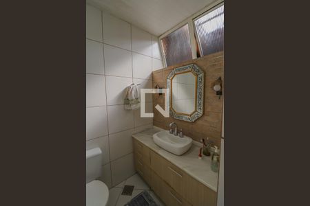 Casa à venda com 380m², 3 quartos e 2 vagasBanheiro