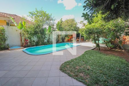 Casa à venda com 380m², 3 quartos e 2 vagasPiscina