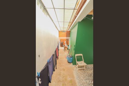 Casa à venda com 380m², 3 quartos e 2 vagasCorredor