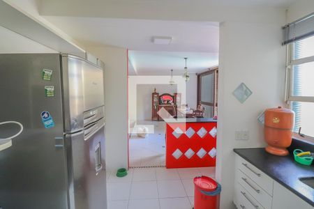 Casa à venda com 380m², 3 quartos e 2 vagasCozinha