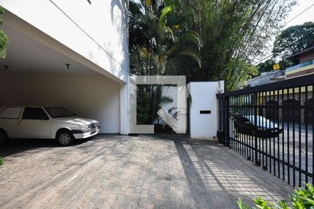 Casa para alugar com 750m², 4 quartos e 5 vagas Casa para alugar com 750m², 4 quartos e 5 vagasGaragem