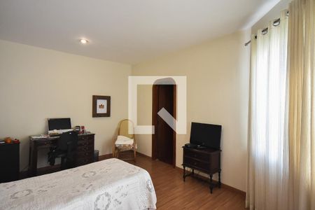 Casa para alugar com 750m², 4 quartos e 5 vagas Casa para alugar com 750m², 4 quartos e 5 vagasSuíte 2