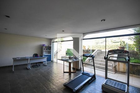 Casa para alugar com 750m², 4 quartos e 5 vagas Casa para alugar com 750m², 4 quartos e 5 vagasSalão