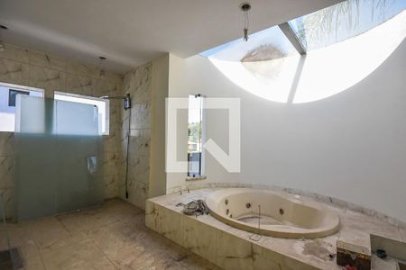 Casa para alugar com 750m², 4 quartos e 5 vagas Casa para alugar com 750m², 4 quartos e 5 vagasBanheiro suíte 1