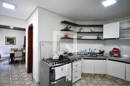 Casa para alugar com 750m², 4 quartos e 5 vagas Casa para alugar com 750m², 4 quartos e 5 vagasCozinha