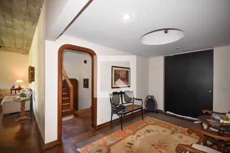 Casa para alugar com 750m², 4 quartos e 5 vagas Casa para alugar com 750m², 4 quartos e 5 vagasHall de entrada