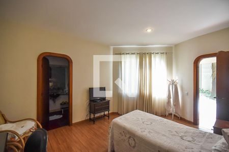 Casa para alugar com 750m², 4 quartos e 5 vagas Casa para alugar com 750m², 4 quartos e 5 vagasSuíte 2