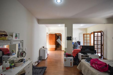 Casa para alugar com 750m², 4 quartos e 5 vagas Casa para alugar com 750m², 4 quartos e 5 vagasSuíte 3