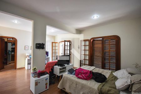 Casa para alugar com 750m², 4 quartos e 5 vagas Casa para alugar com 750m², 4 quartos e 5 vagasSuíte 3