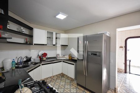 Casa para alugar com 750m², 4 quartos e 5 vagas Casa para alugar com 750m², 4 quartos e 5 vagasCozinha